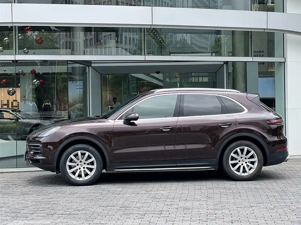 Porsche Cayenne 2018 — фото 3