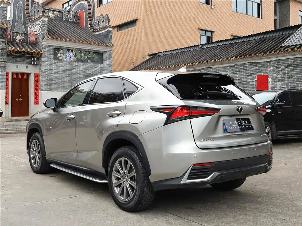 Lexus NX 2018 — фото 9