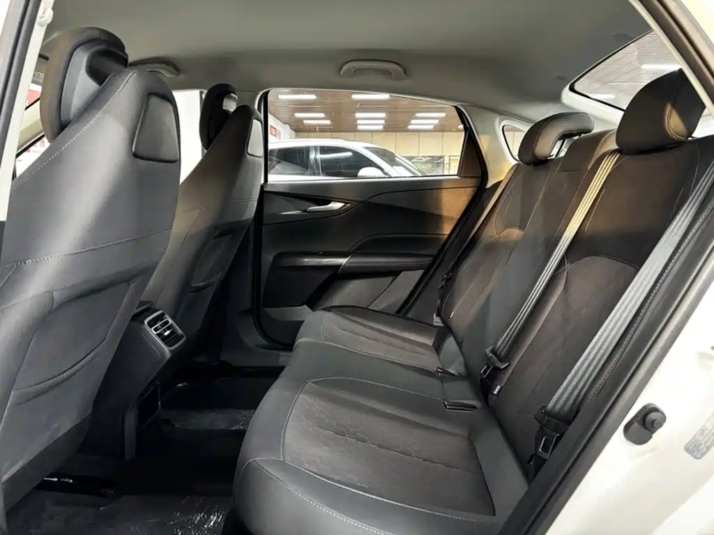Changan Eado PHEV 2025 — фото 12