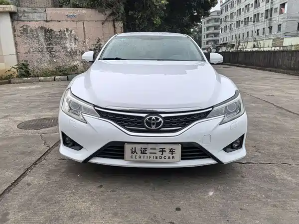 Toyota Reiz 2013