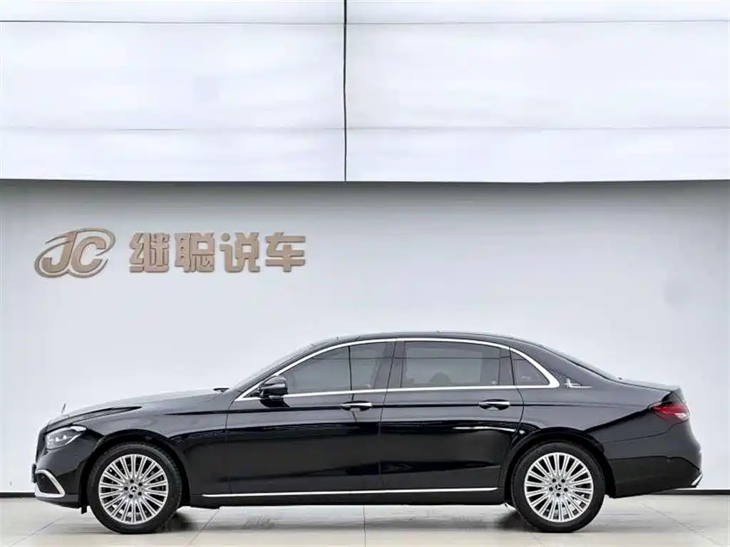 Mercedes-Benz E-Class 2023