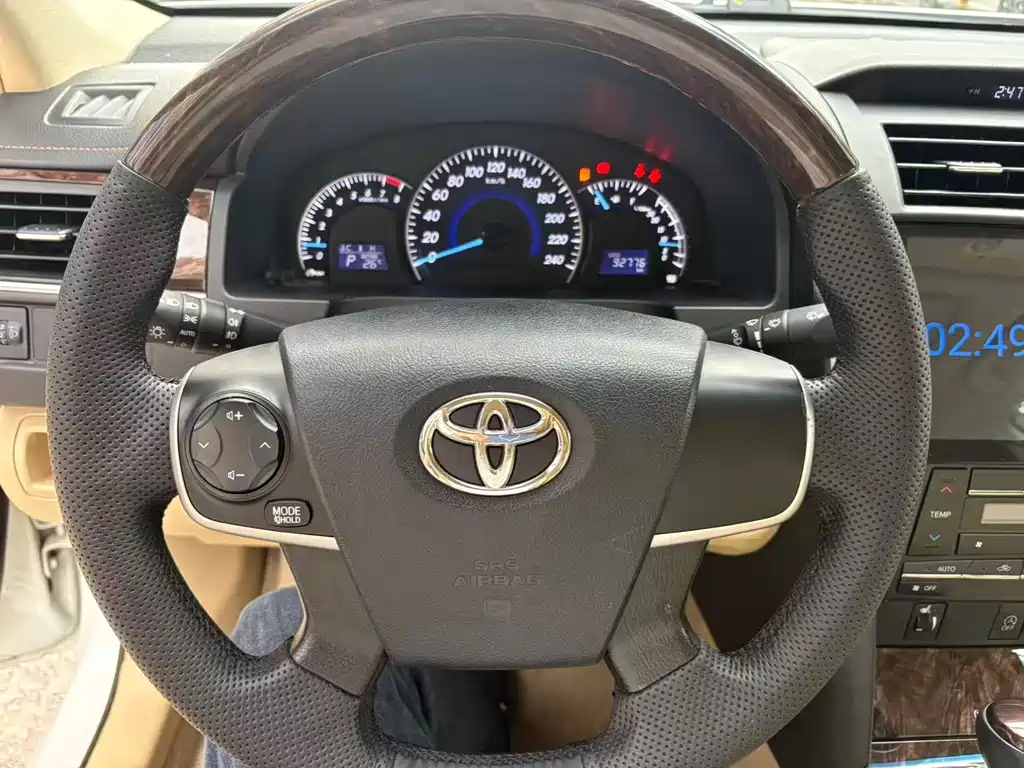 Toyota Camry 2017 — фото 8