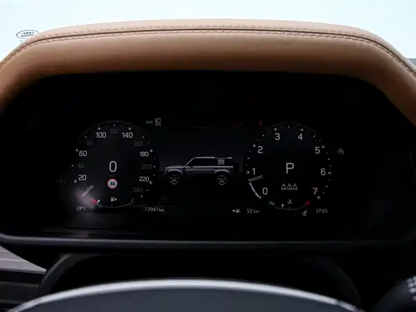 Land Rover Defender 2024