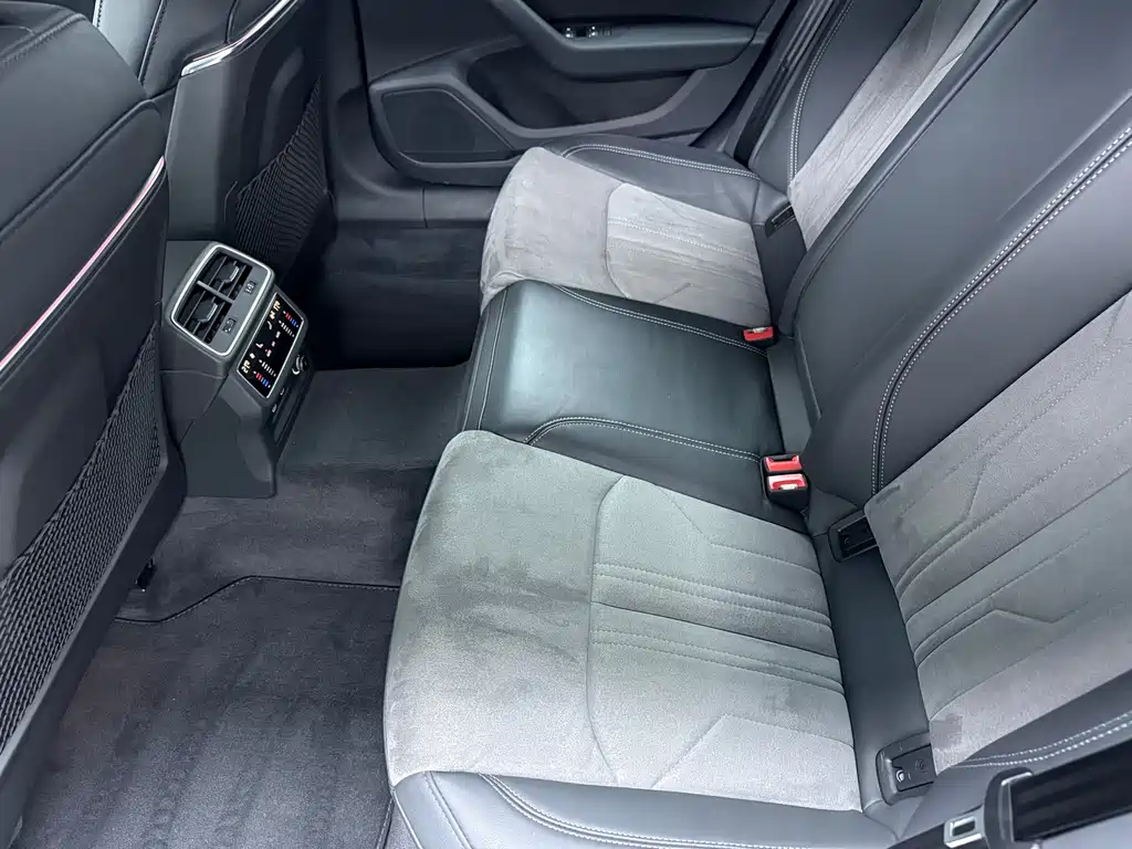 Audi A6L 2023