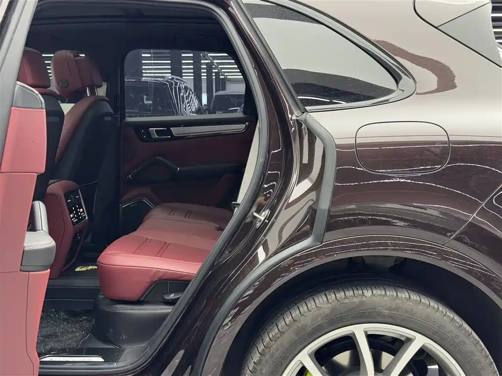Porsche Cayenne Hybrid 2023 — фото 7