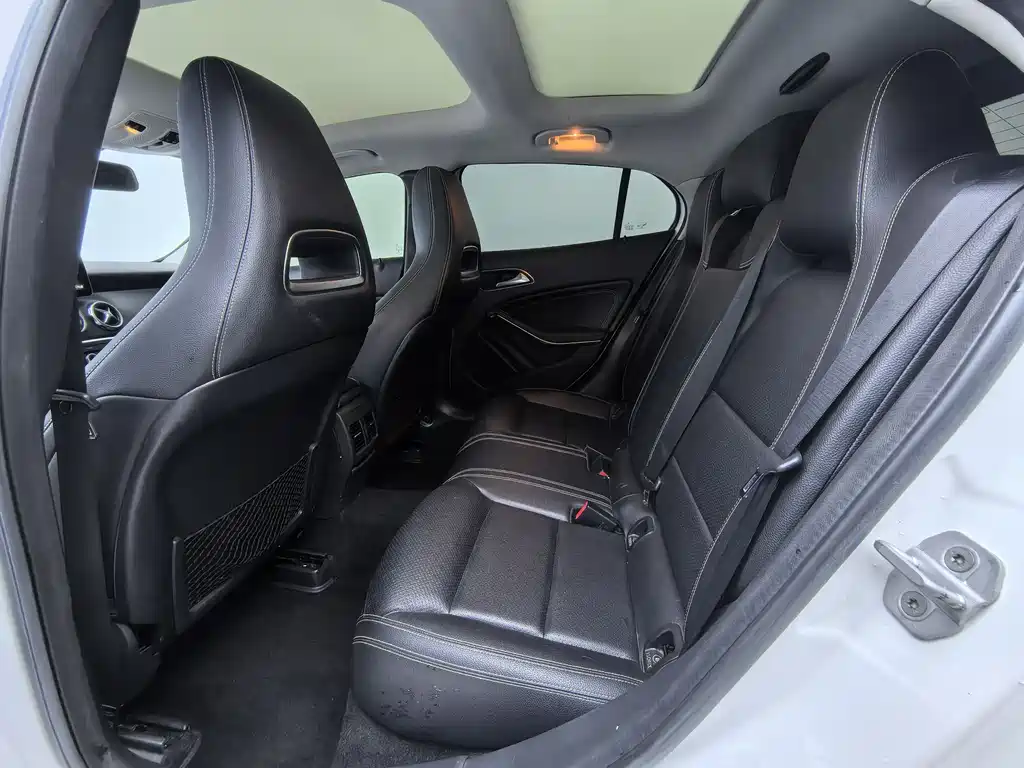 Mercedes-Benz GLA 2018 — фото 15