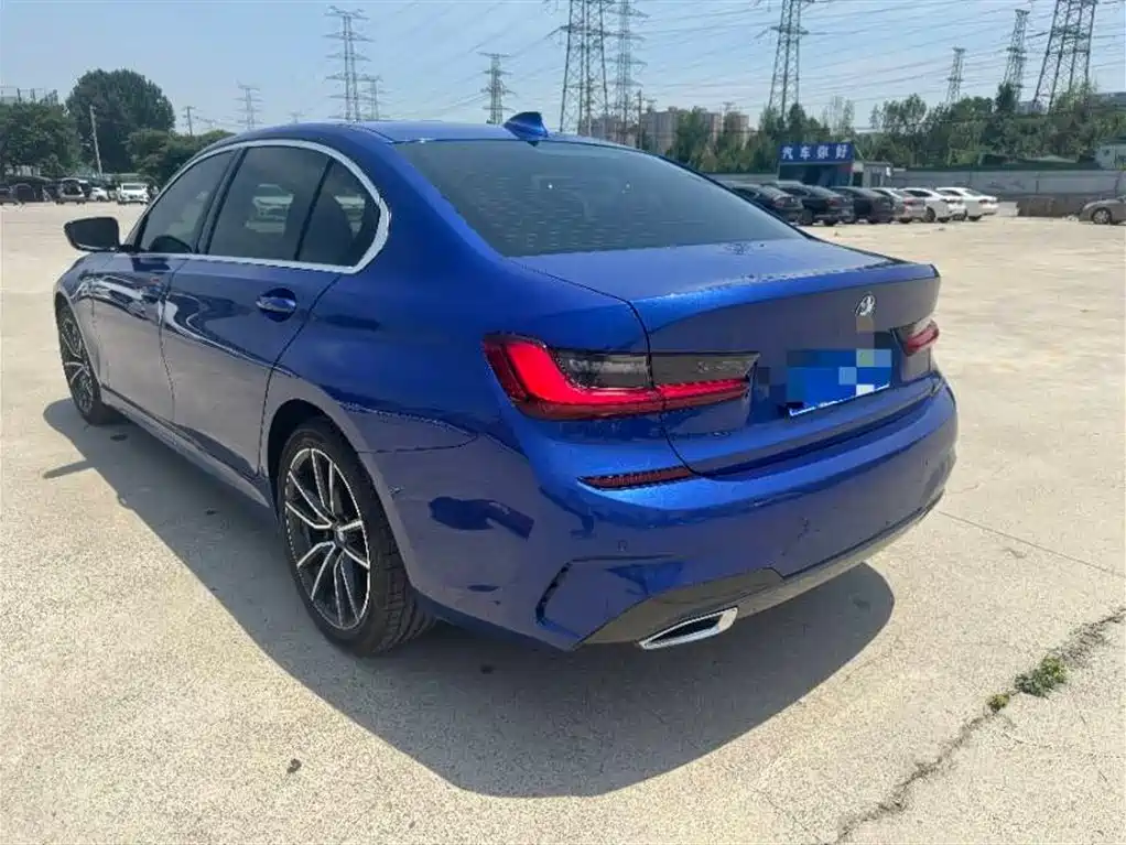 BMW 3 Series 2022 — фото 10