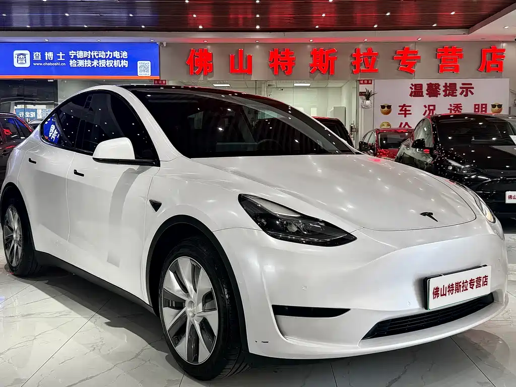 Tesla Model Y 2022 — фото 2