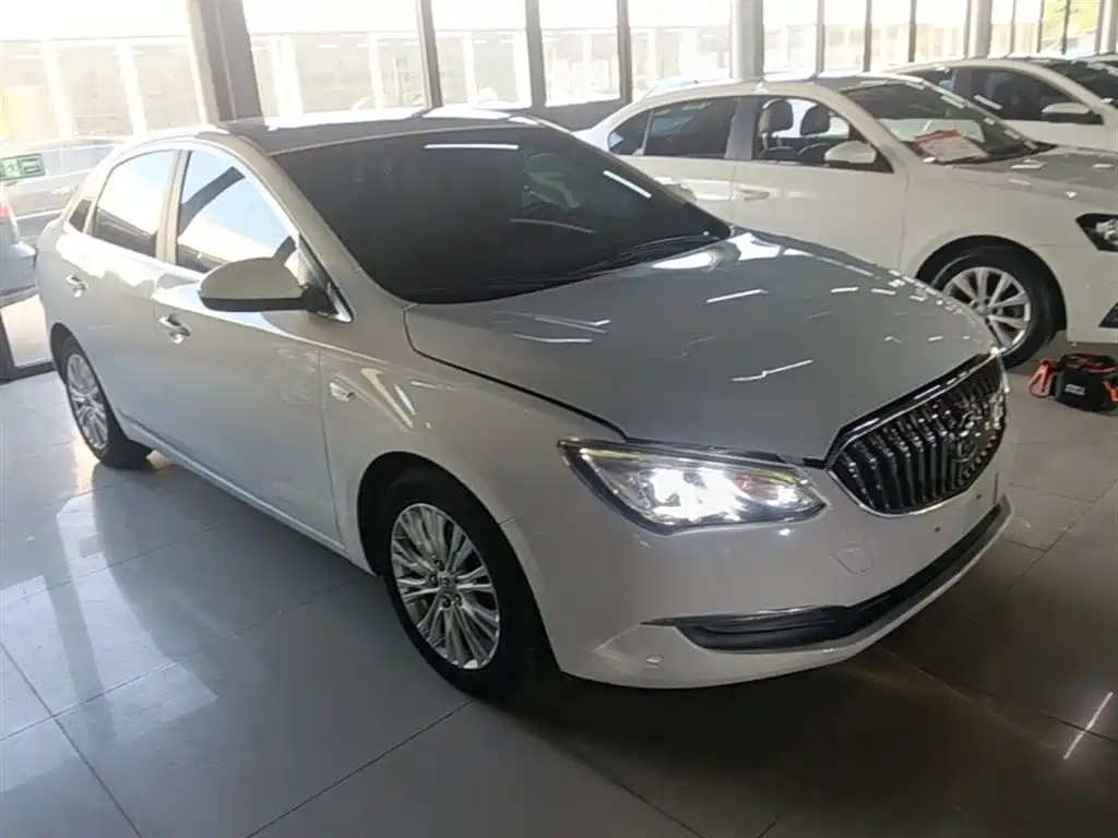 Buick Excelle 2017 — фото 4
