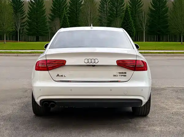 Audi A4L 2016