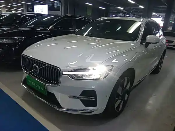 Volvo XC60 Plug-In Hybrid 2024