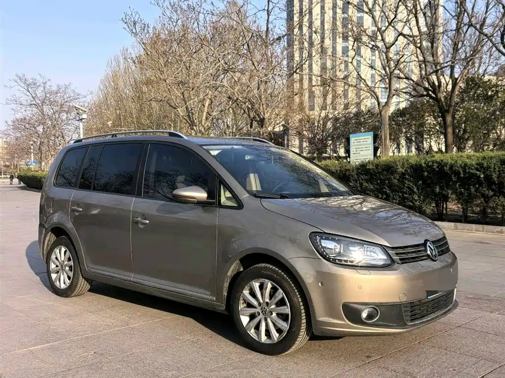 Volkswagen Touran 2015 — фото 2