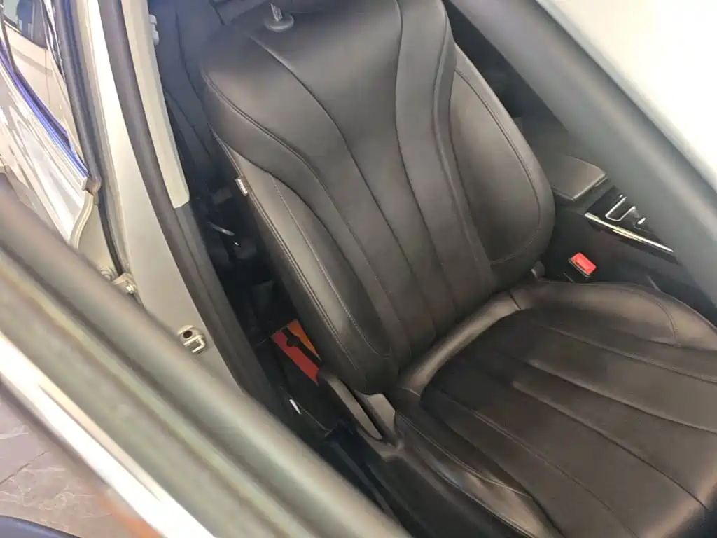 Roewe RX5 MAX 2021 — фото 25