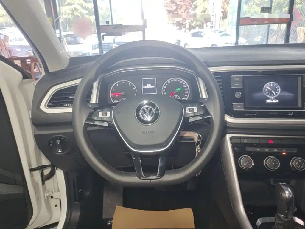 Volkswagen T-Roc 2021 — фото 11