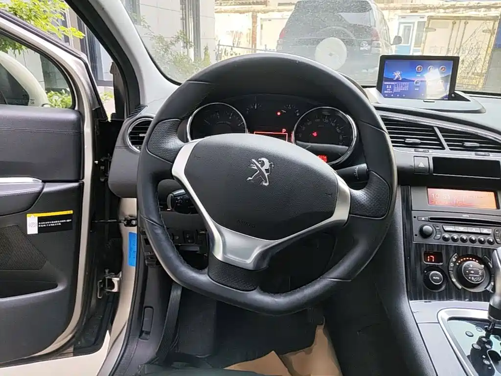 Peugeot 3008 2015 — фото 11