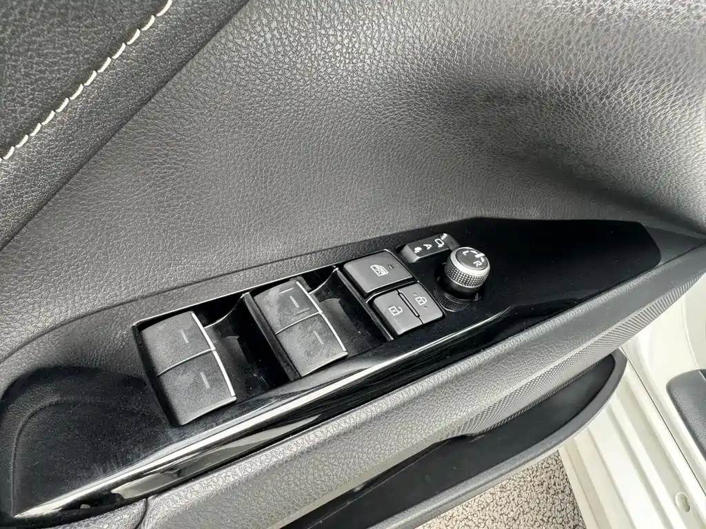 Toyota Camry 2021 — фото 28