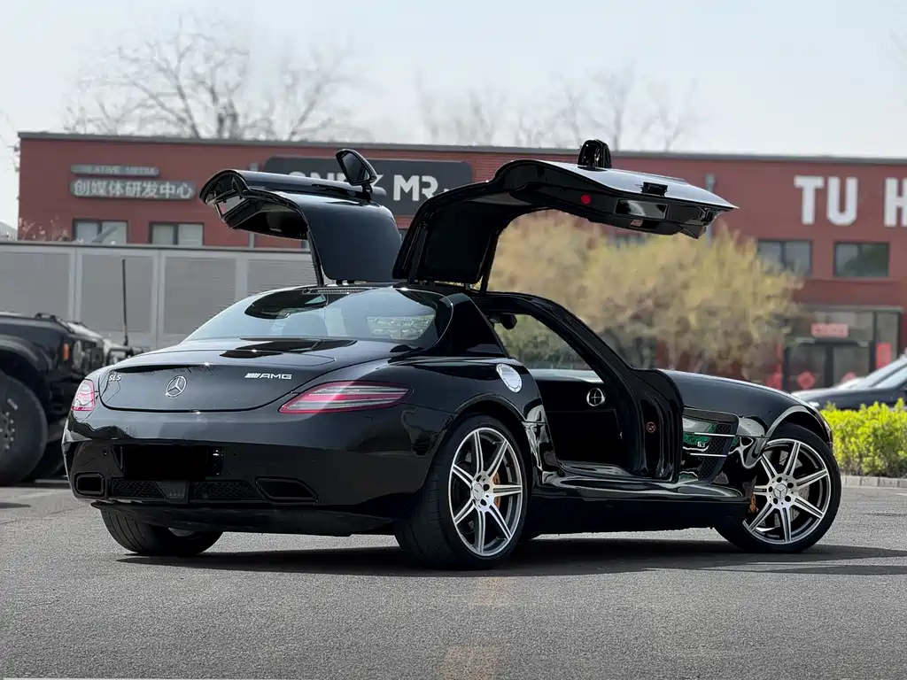 Mercedes-Benz SLS AMG 2015 — фото 16