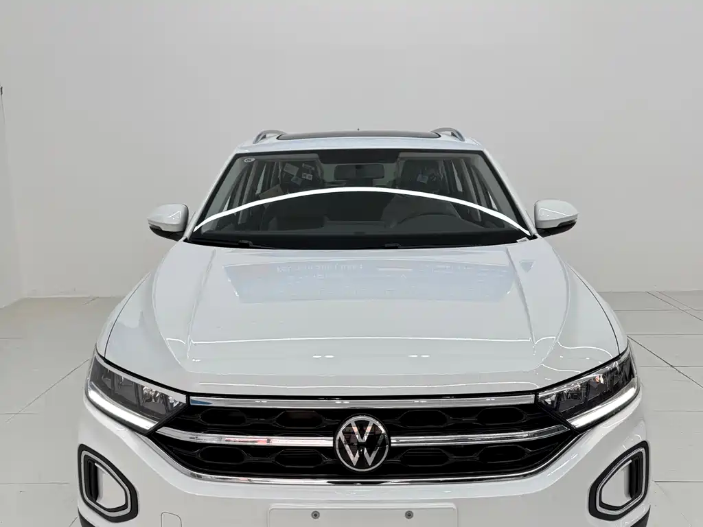 Volkswagen T-Roc — фото 1