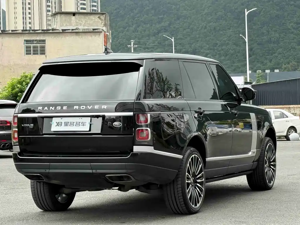 Land Rover Range Rover 2022 — фото 17