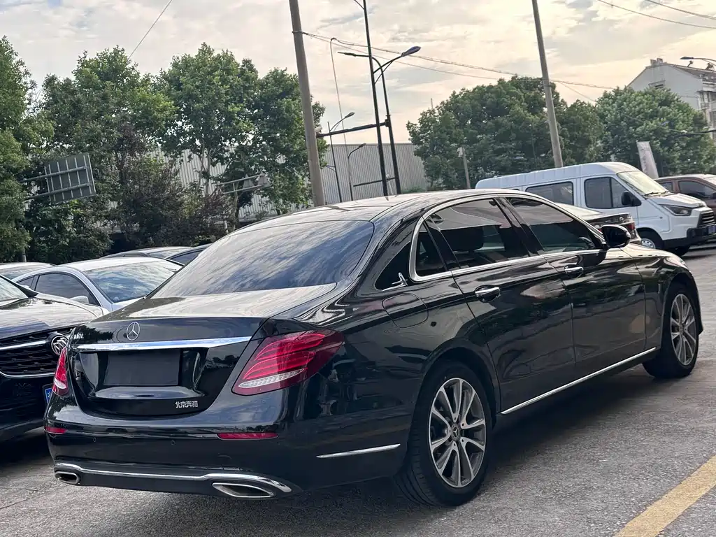 Mercedes-Benz E-Class 2020 — фото 9