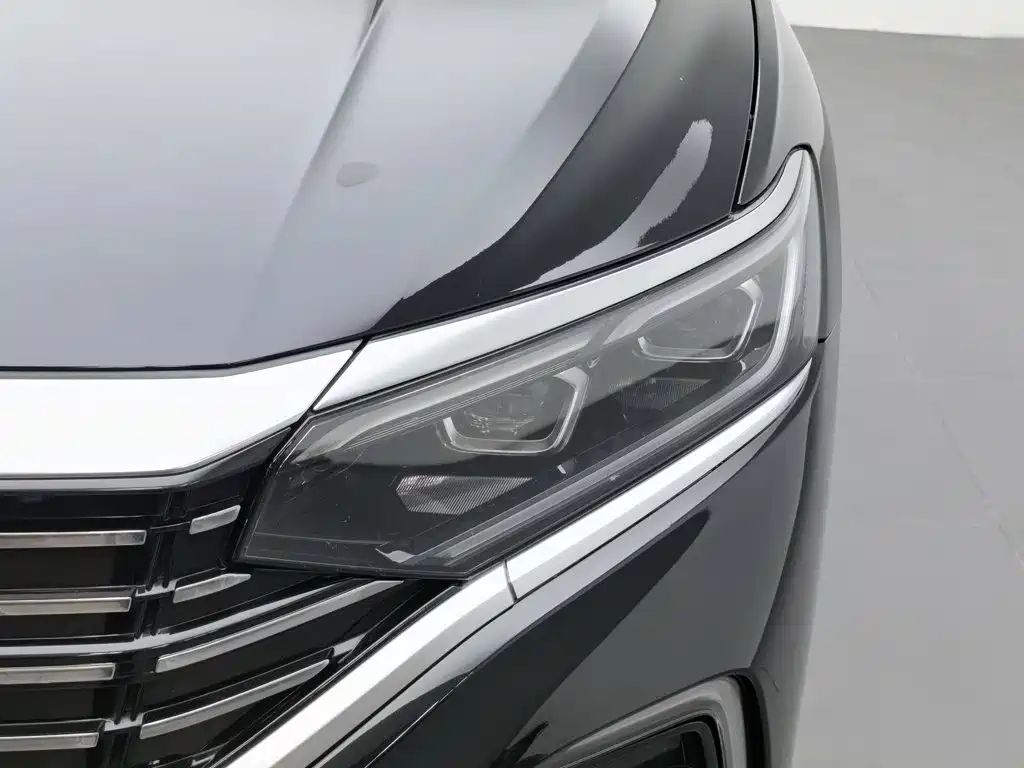 Volkswagen Passat Plug-In Hybrid 2023 — фото 7
