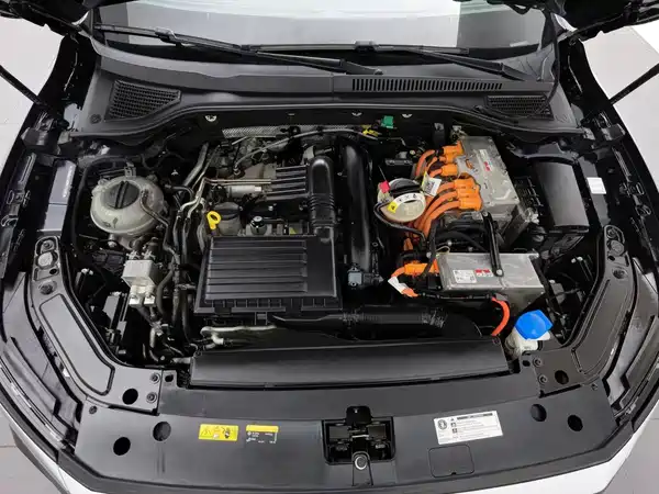 Volkswagen Passat Plug-In Hybrid 2023