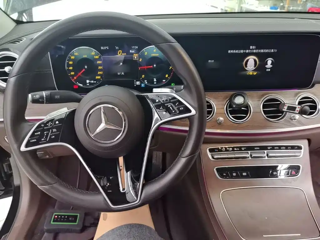 Mercedes-Benz E-Class 2023 — фото 10