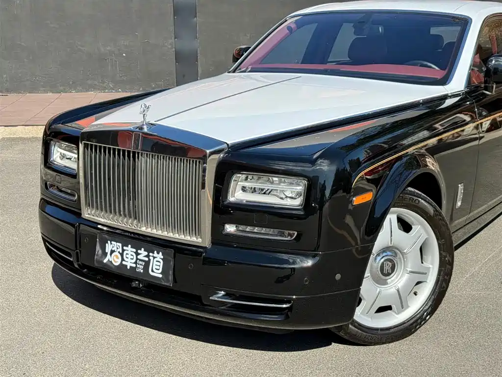 Rolls-Royce Phantom 2012 — фото 28