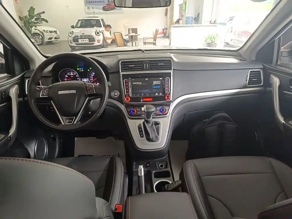 Haval M6 2019 — фото 10