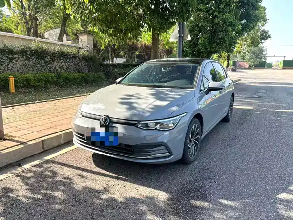 Volkswagen Golf 2021