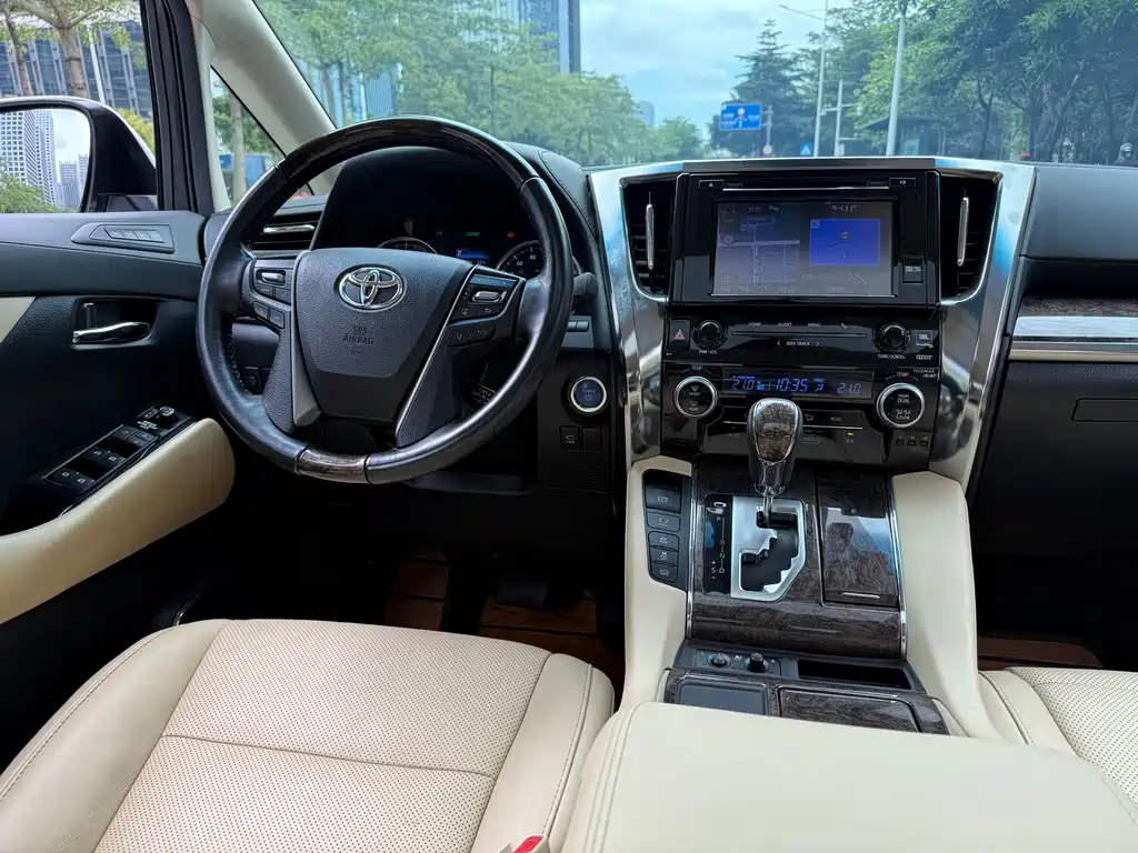Toyota Alphard 2020 — фото 7