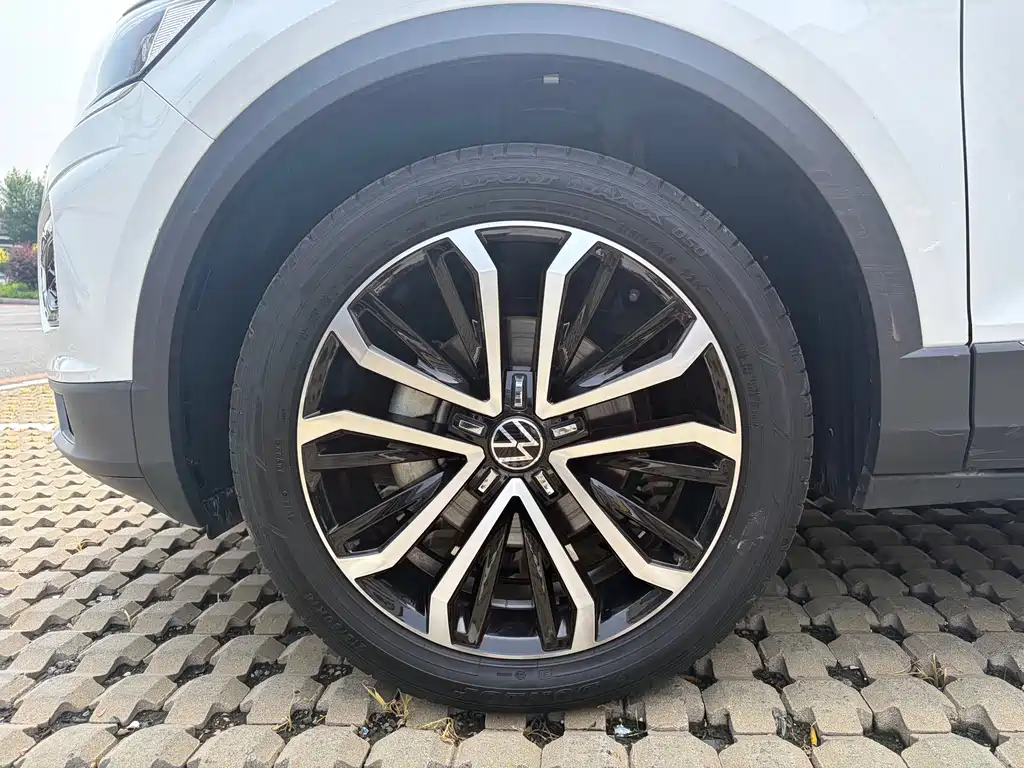 Volkswagen T-Roc 2023 — фото 12