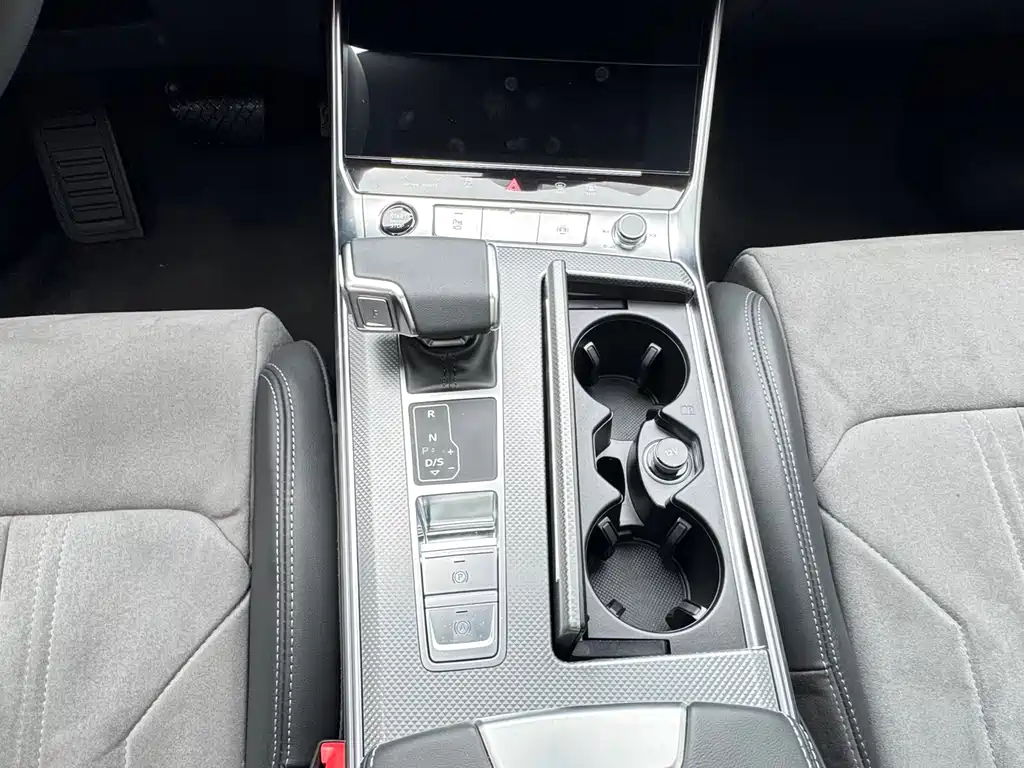Audi A6L 2023 — фото 15