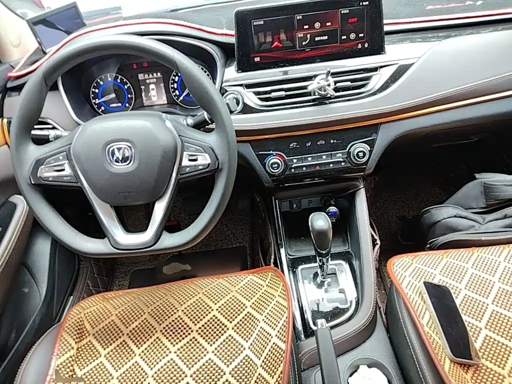 Changan Eado DT 2018 — фото 10