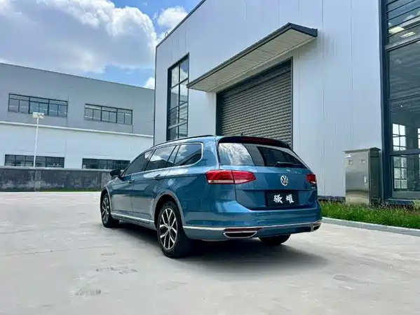 Volkswagen Viloran 2017