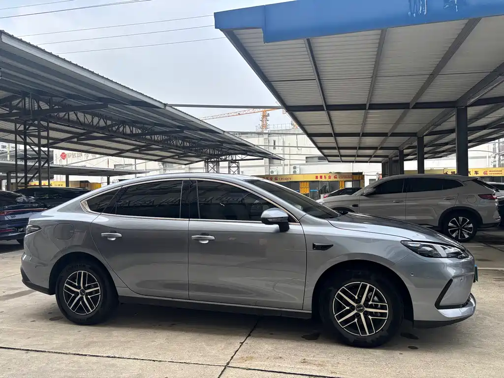 BYD Seal 05 DM-i 2025 — фото 4