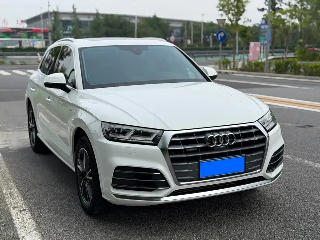 Audi Q5L 2021 — фото 24