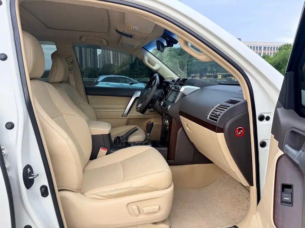 Toyota Prado 2016 — фото 10