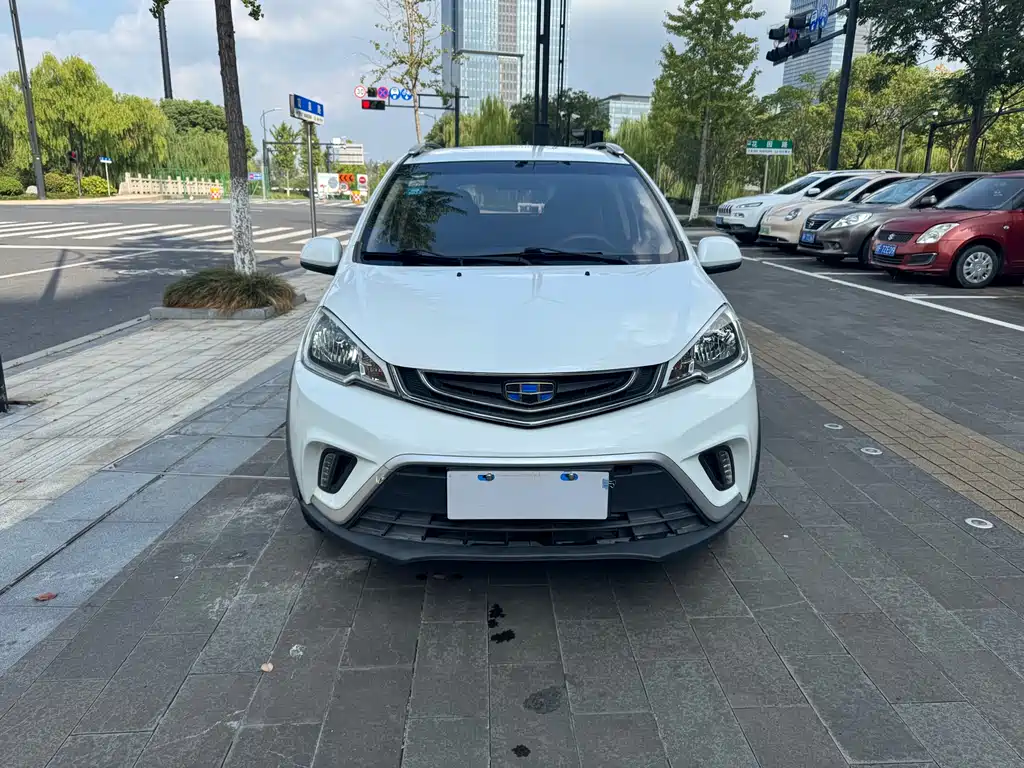 Geely Vision X1 2018 — фото 1