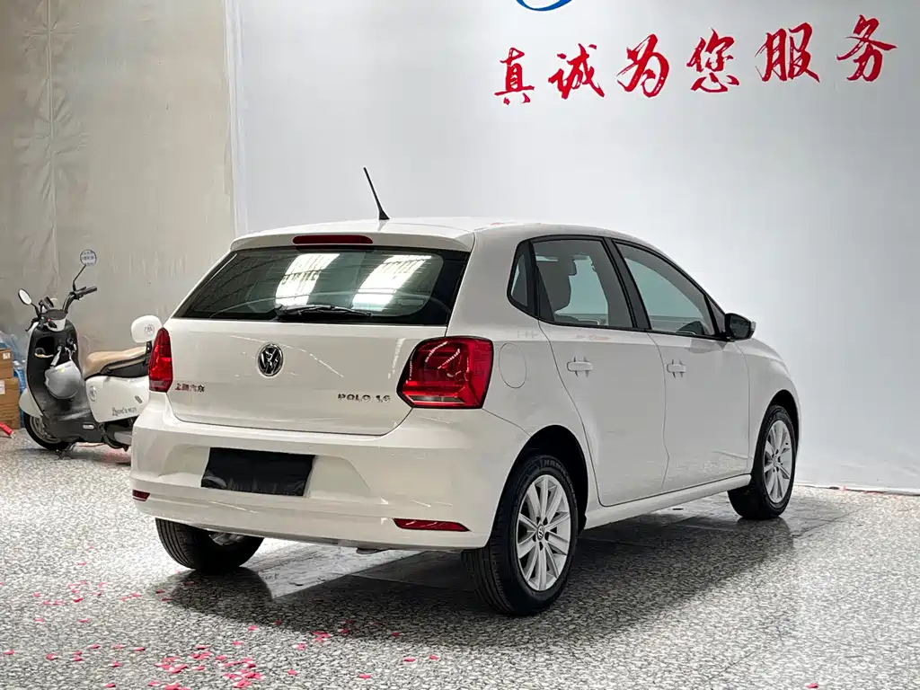 Volkswagen Polo 2015 — фото 17