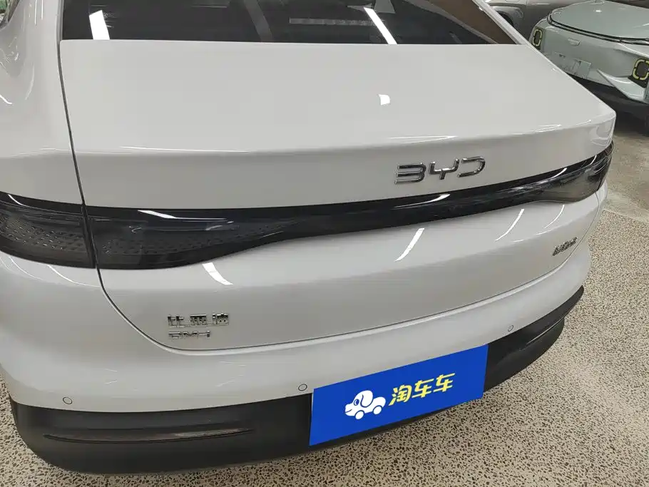 BYD Seal 05 DM-i 2025 — фото 4