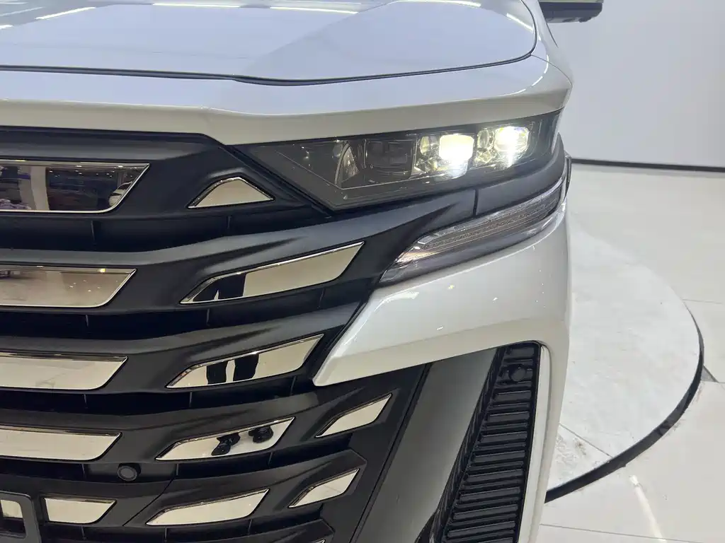 Toyota Vellfire 2024 — фото 6