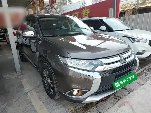 Mitsubishi Outlander 2016