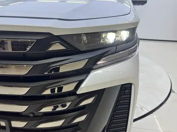 Toyota Vellfire 2024