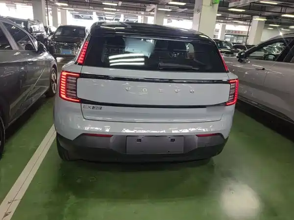 Volvo EX30 2024