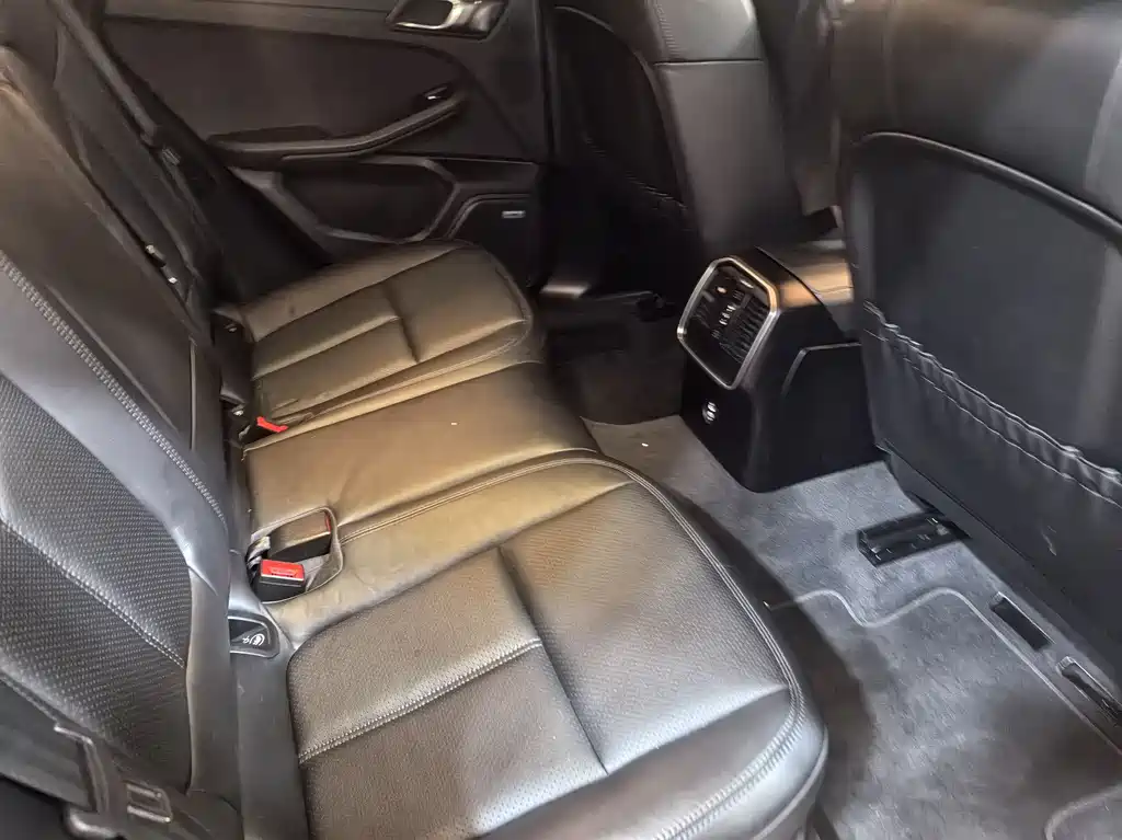 Porsche Macan 2019 — фото 10