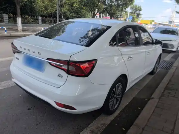 Roewe i5 2019