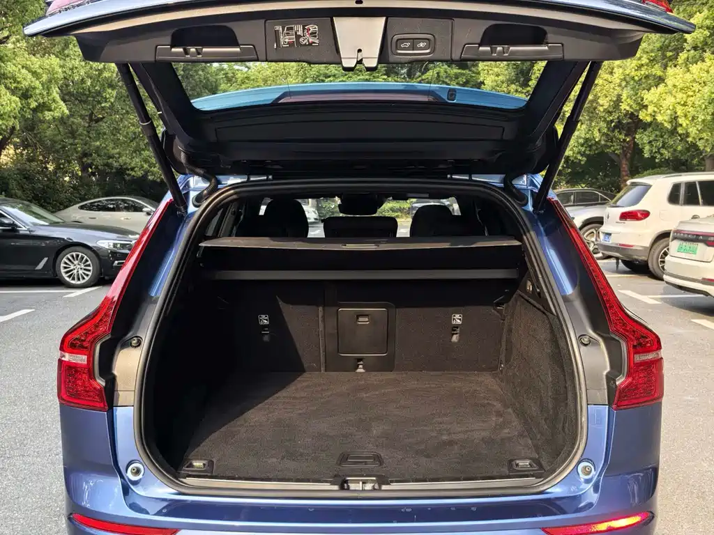Volvo XC60 PHEV 2020 — фото 6