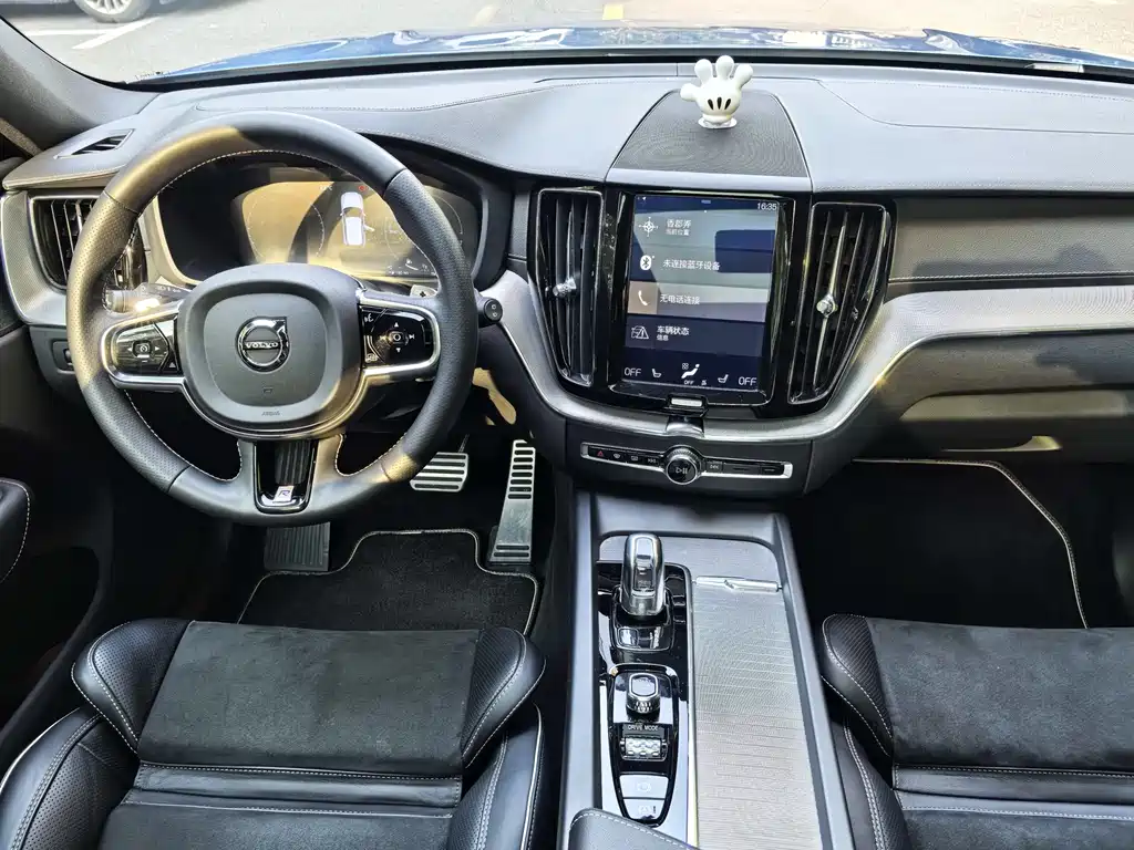 Volvo XC60 PHEV 2020 — фото 12