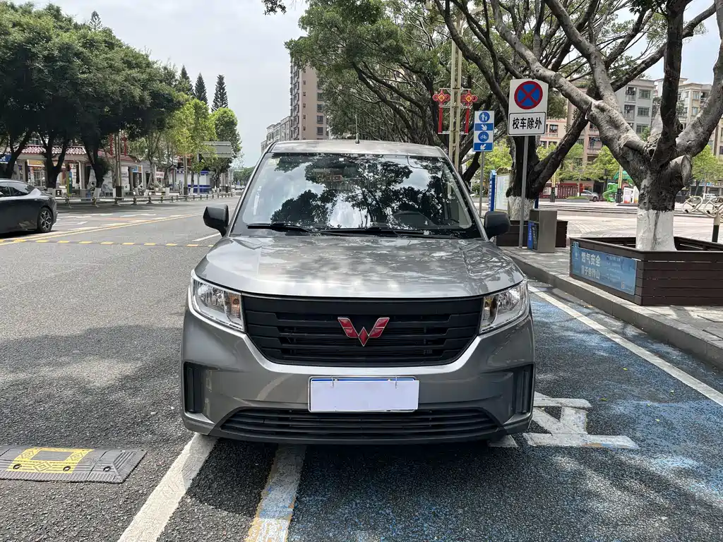 Wuling Hongguang PLUS 2020 — фото 3